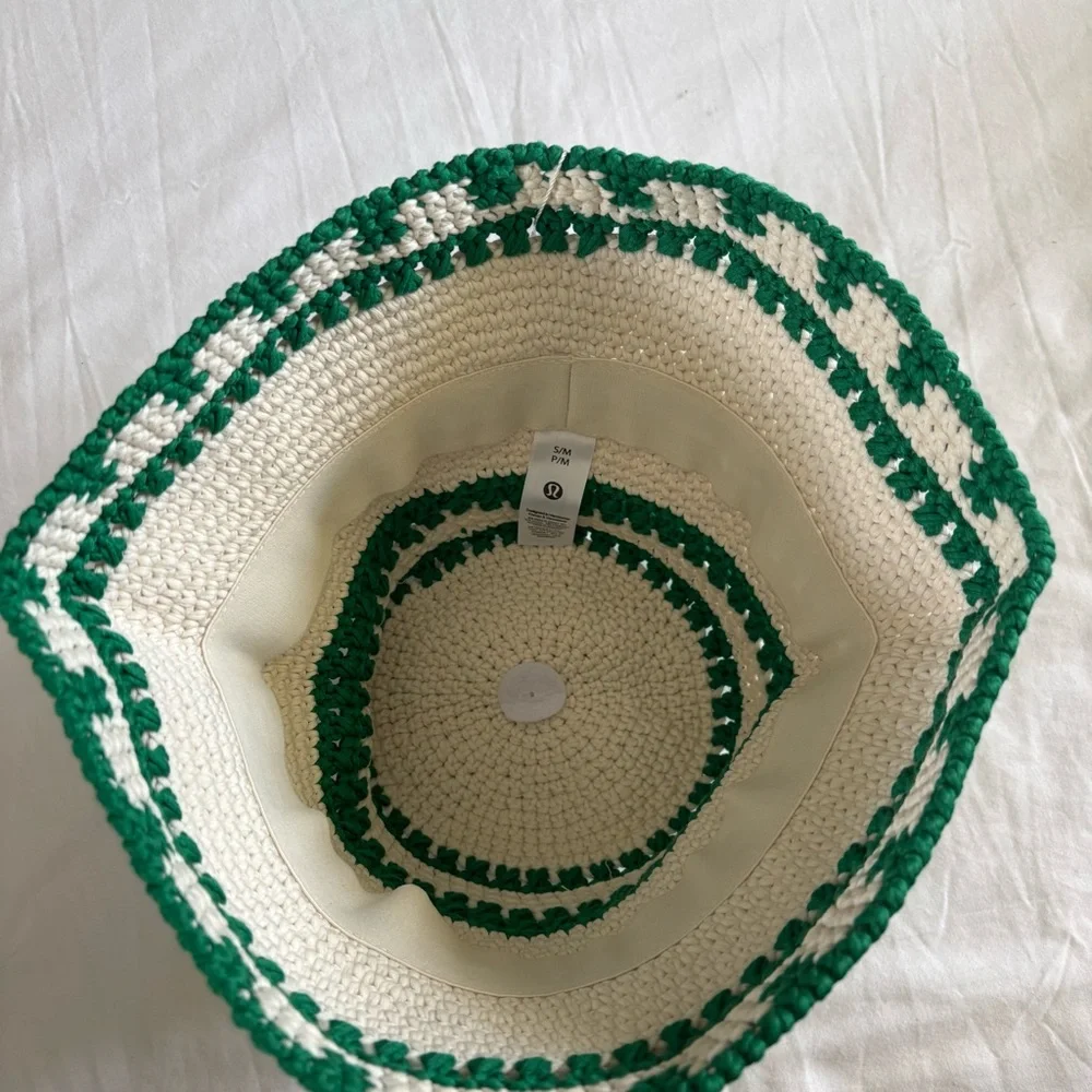 Lululemon Cotton Crochet Bucket Hat LTIV/RCGR Light Ivory Raceway Green Size S/M - Picture 3 of 4